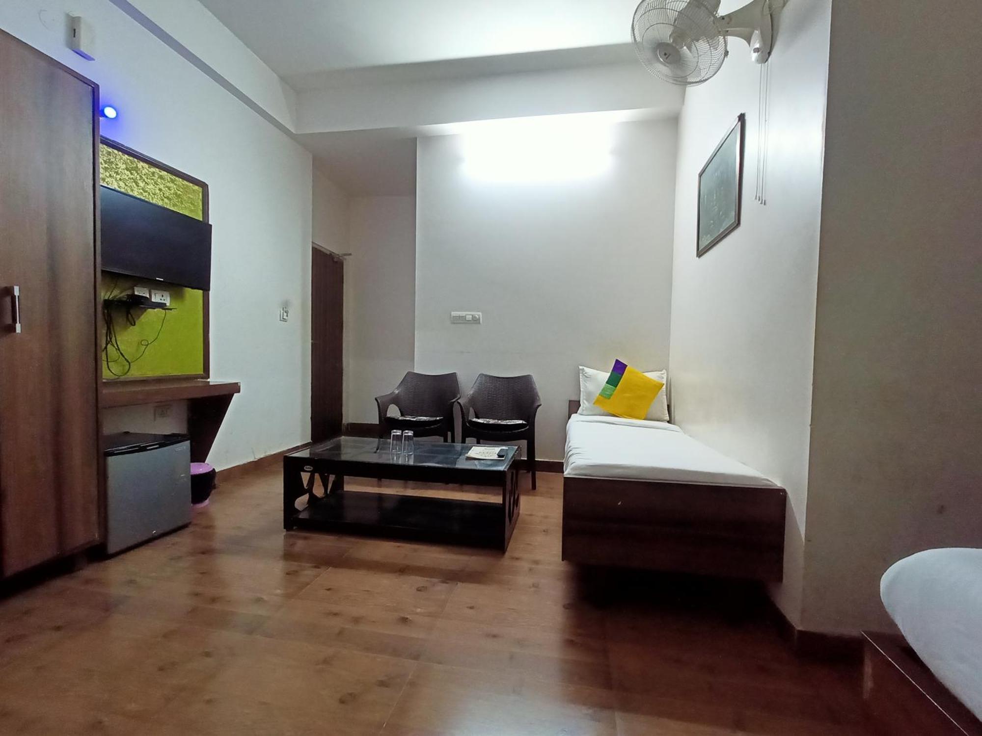 Hotel Global Inn -1 Km From Railway Station - Lift Food And Free Parking Lucknow Exterior foto