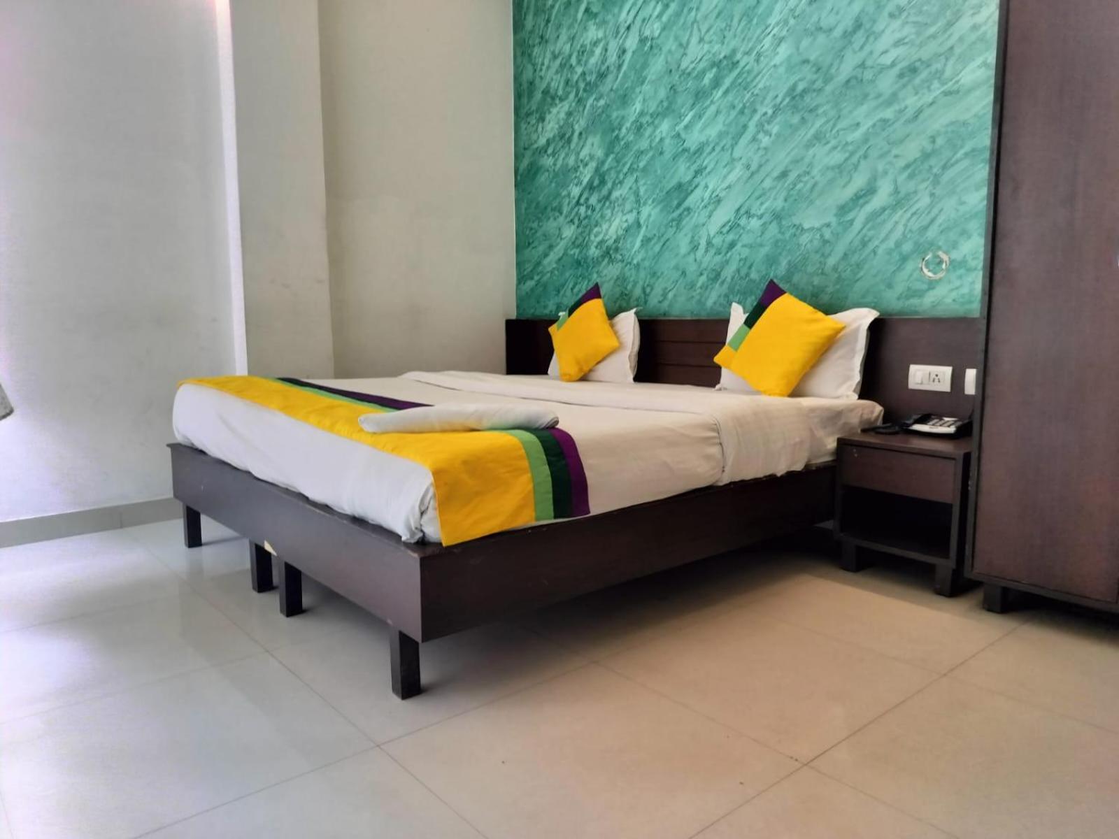 Hotel Global Inn -1 Km From Railway Station - Lift Food And Free Parking Lucknow Quarto foto
